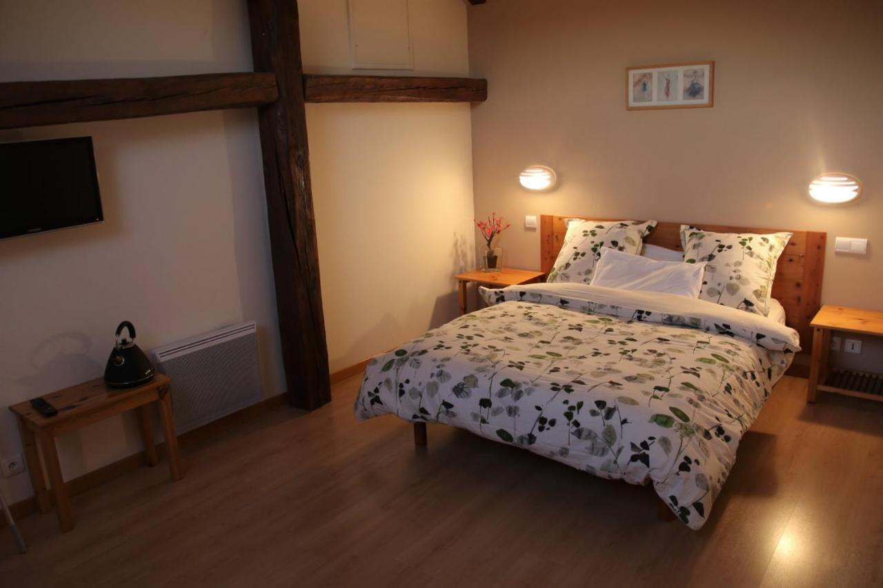 Chambres D'Hotes Les Peschiers 샤토루 외부 사진