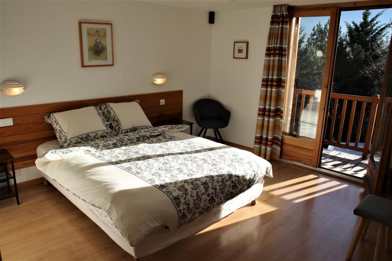 Chambres D'Hotes Les Peschiers 샤토루 외부 사진