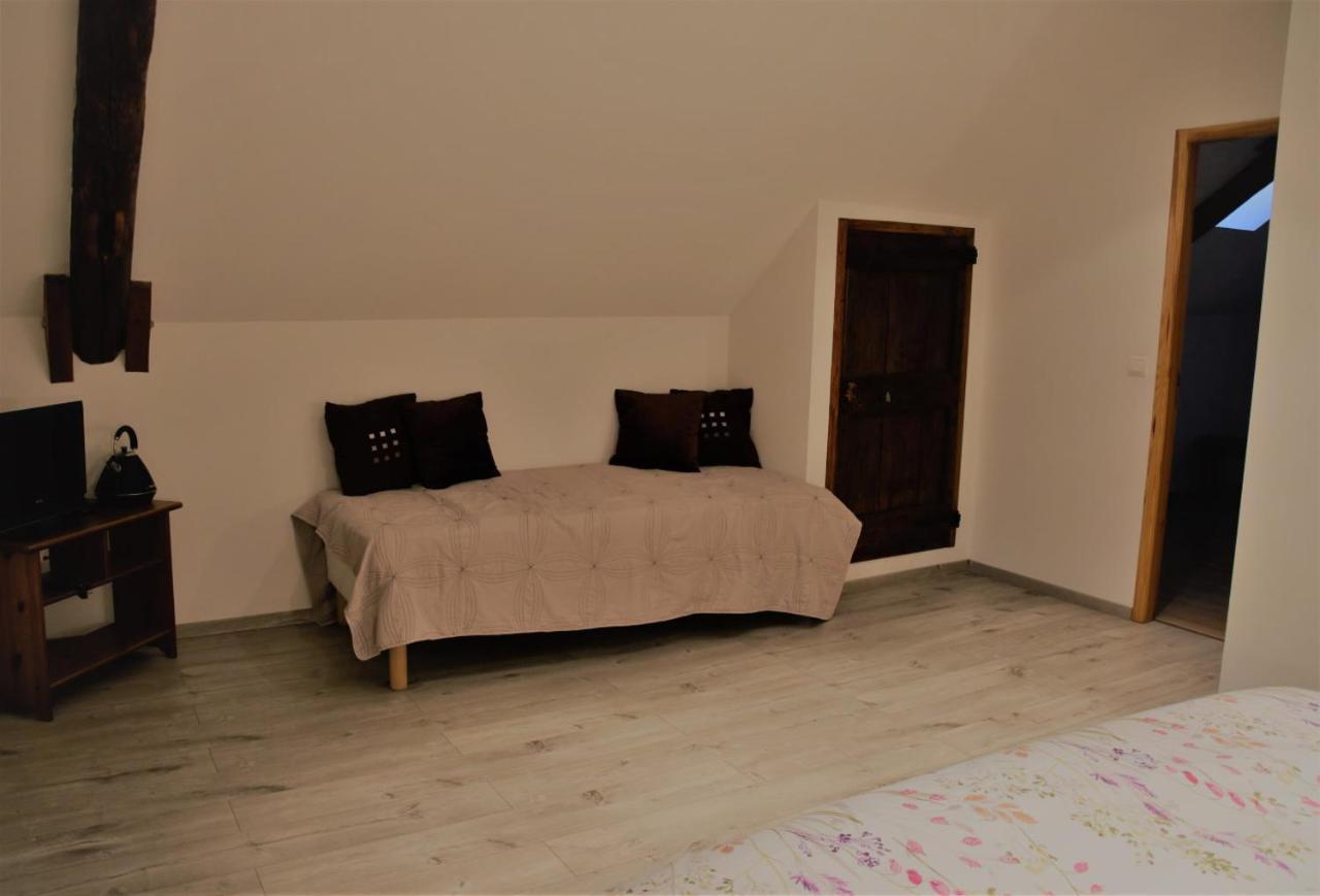 Chambres D'Hotes Les Peschiers 샤토루 외부 사진