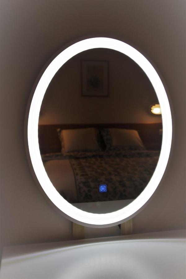 Chambres D'Hotes Les Peschiers 샤토루 외부 사진